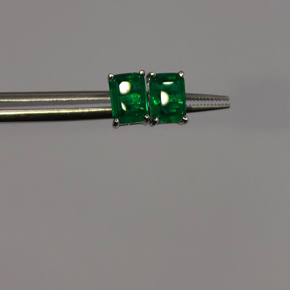 1ct Emerald Earrings - Picture 9 of 13